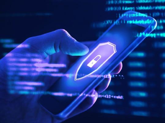 ВТБ запустил подтверждение операций по селфи для защиты от мошенников