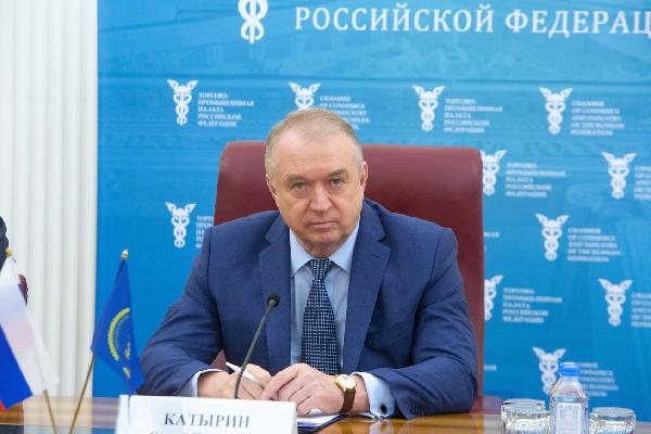 Глава ТПП РФ заявил о нестандартном для экономики повышении зарплат