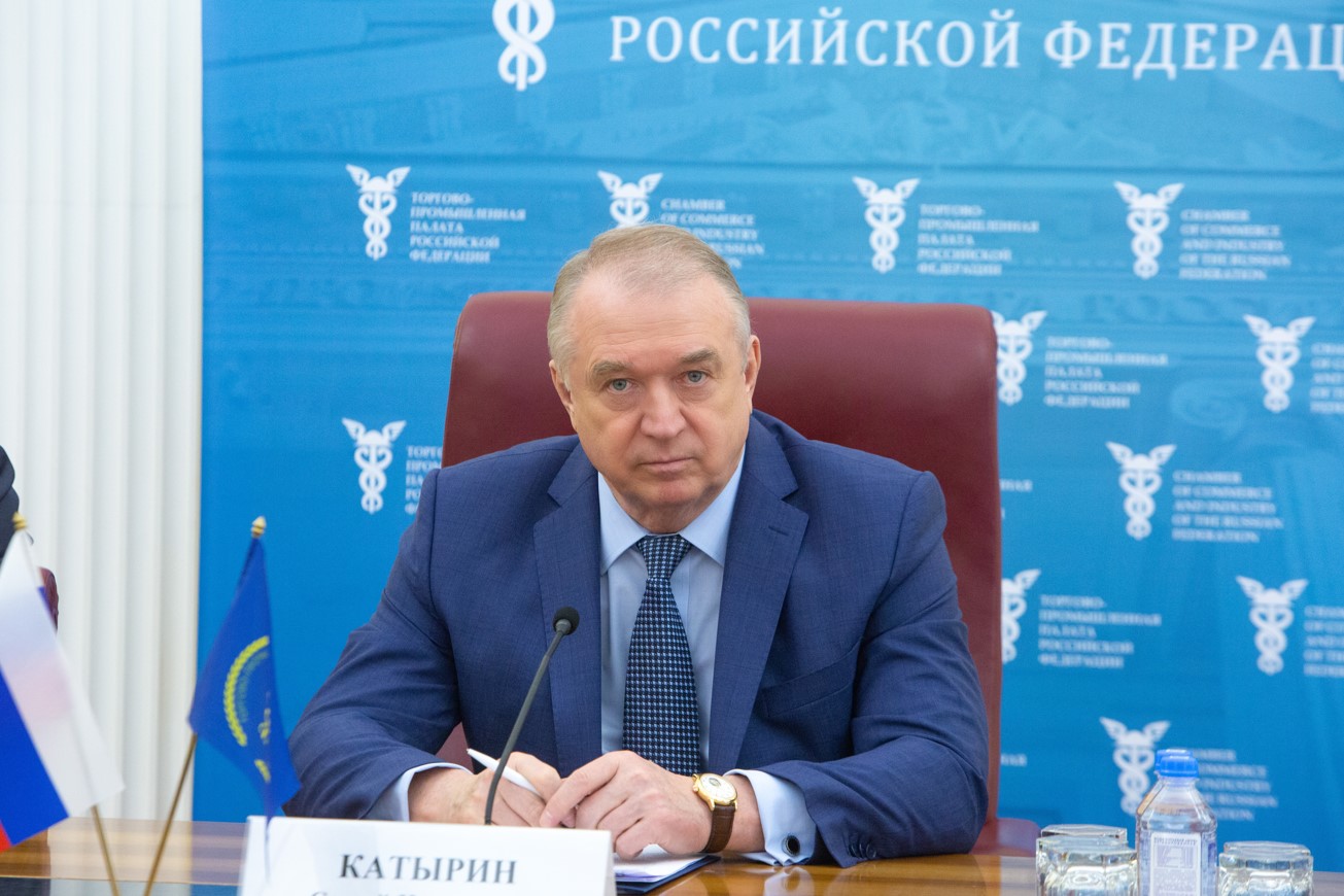 Глава ТПП РФ заявил о нестандартном для экономики повышении зарплат